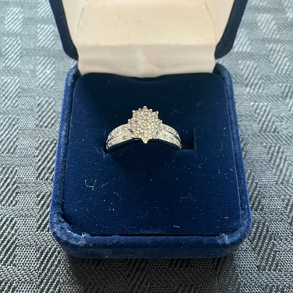 Size 8 White Gold 10K Diamond Cluster Ring